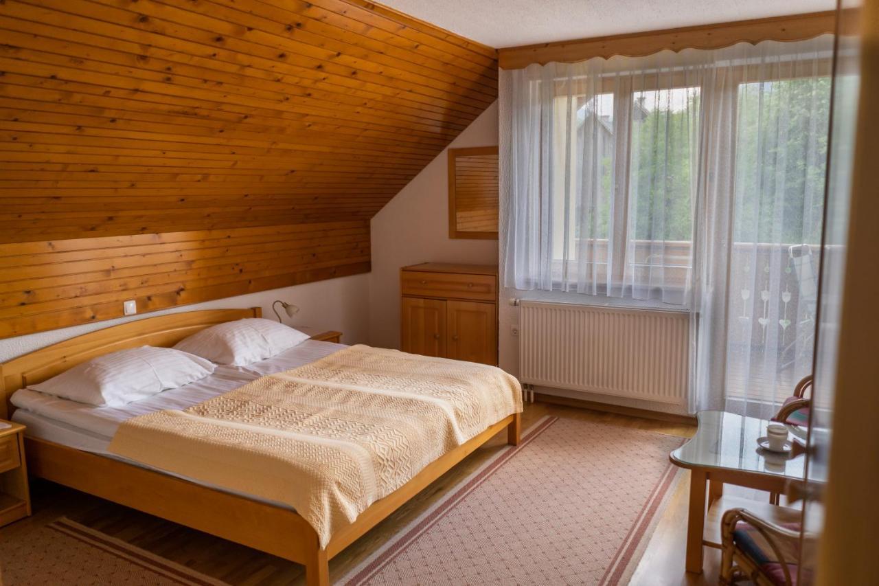 Apartma Pr Tavcarju Apartment